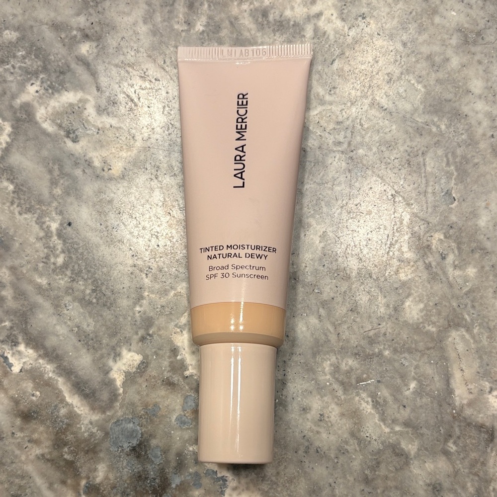 Full-sized Laura Mercier Tinted Moisturizer Natural Dewy Skin Tint - 0N Silk
